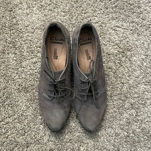 Clark’s gray suede lace up bootie with chunky heel